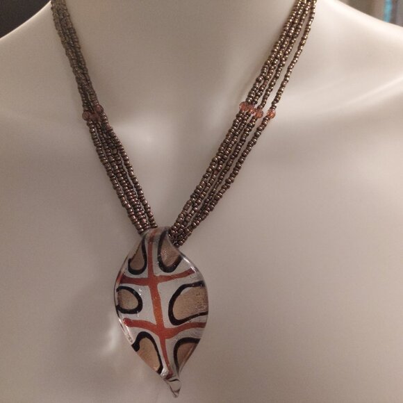 Jewelry - Glass & beaded necklace